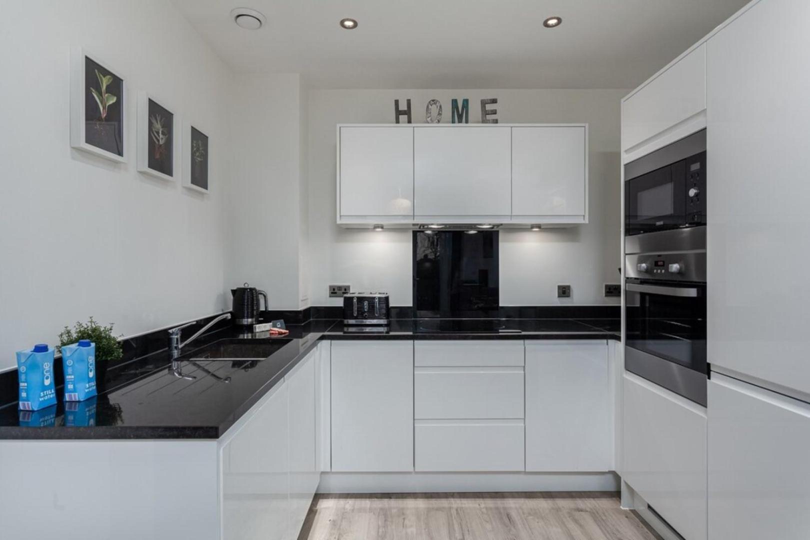 Classy Cricklewood Home Лондон Екстер'єр фото