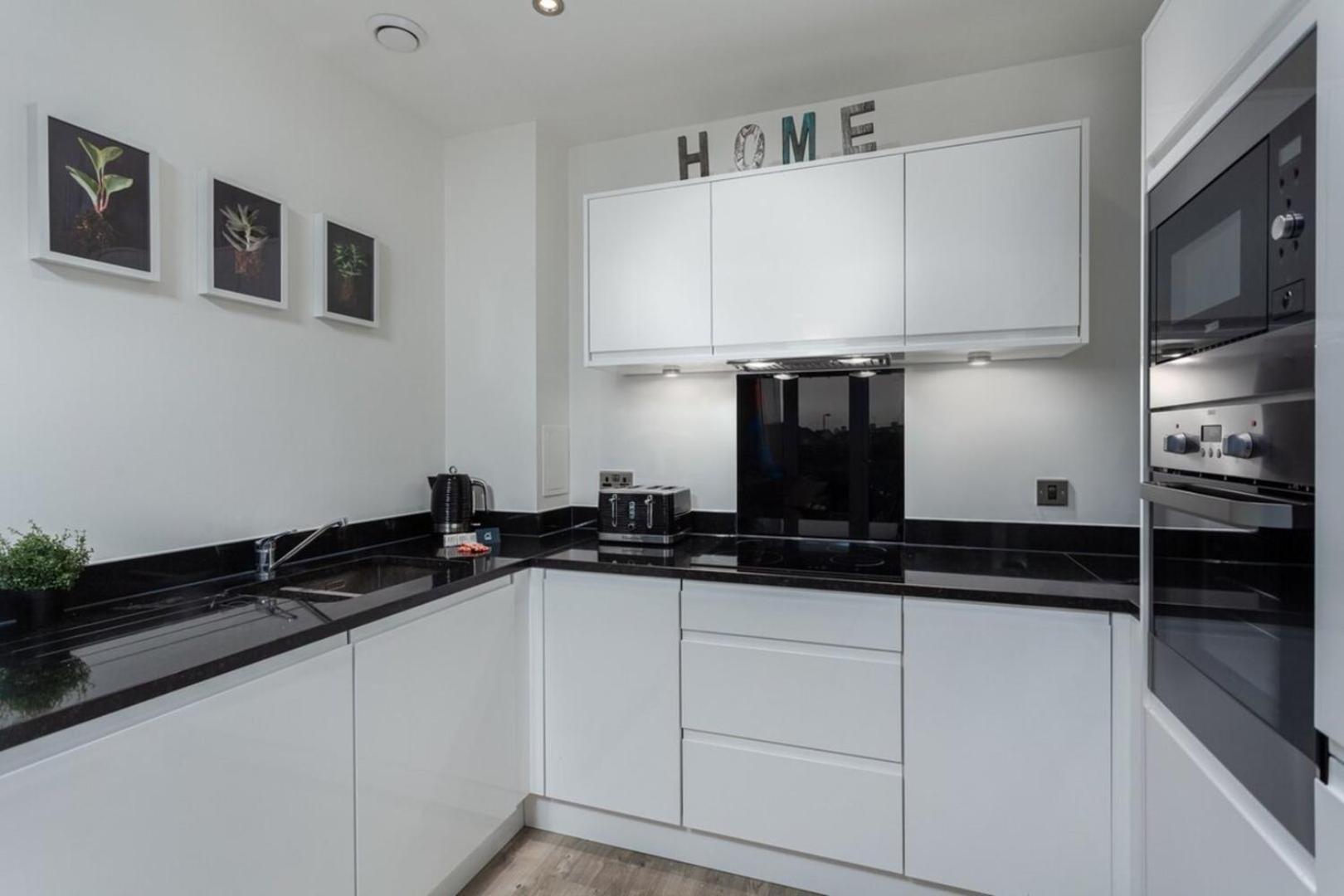 Classy Cricklewood Home Лондон Екстер'єр фото