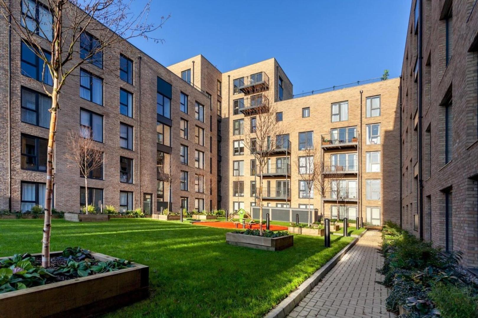 Classy Cricklewood Home Лондон Екстер'єр фото